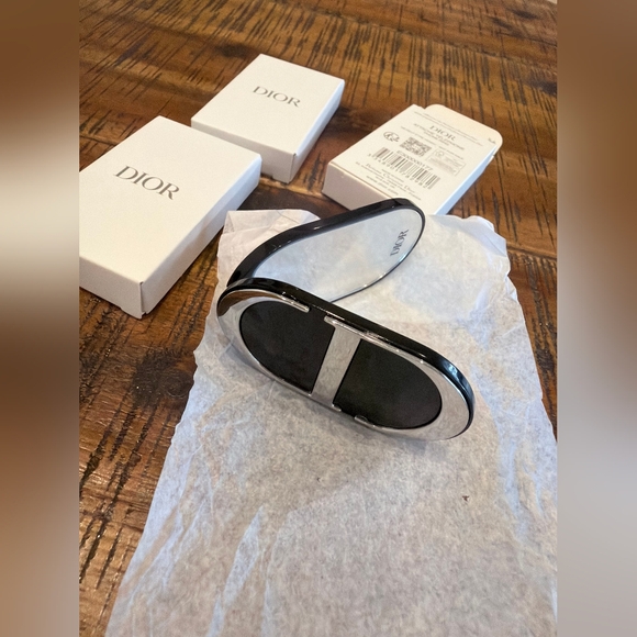 DIOR 2024 Phone Stand Holder Gift Box Luxury Accessory NIB - Picture 5 of 8